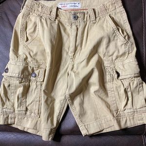 American Eagle Classic Cargo Shorts. Size 31.